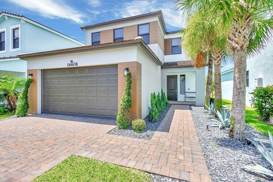 Building Photo - 16608 Cove Rd