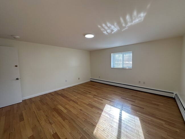 Building Photo - 121 Tremont St