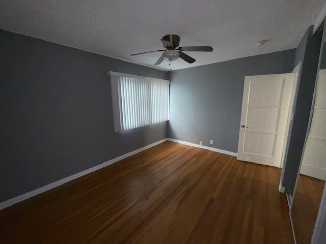 Building Photo - 14732 Burbank Blvd