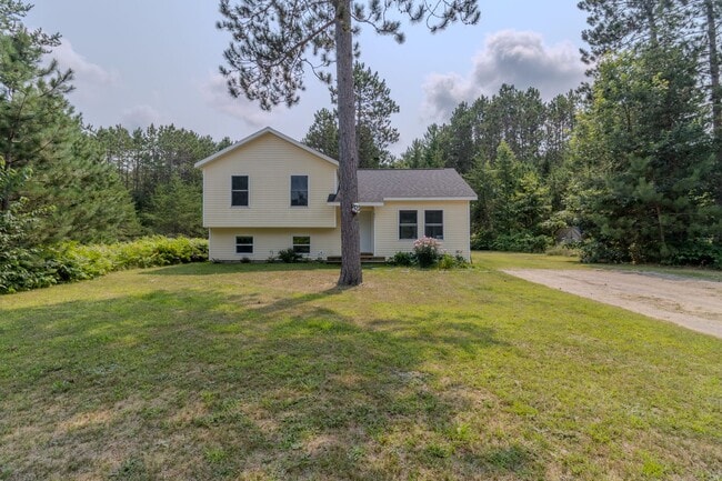 Building Photo - 11821 Lillian Lee Dr