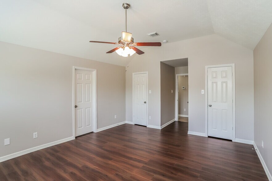 Building Photo - 8238 Fuqua Gardens Dr