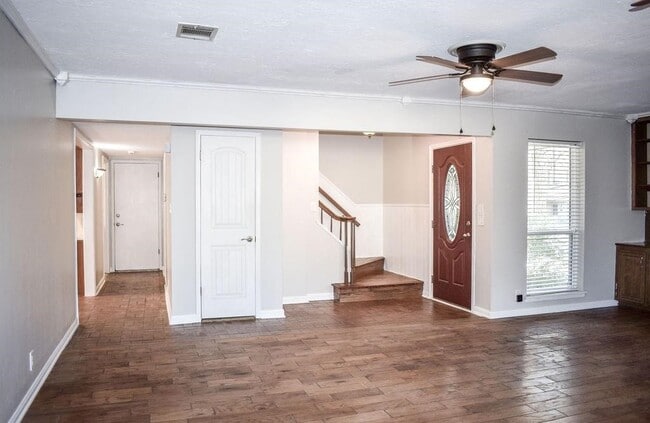 Building Photo - 7 Woody Creek Dr