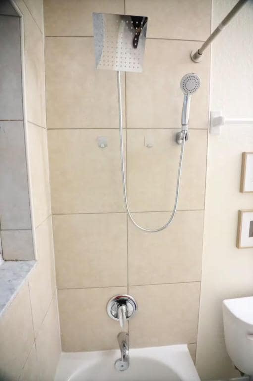 Building Photo - 826 N Lincoln Ave