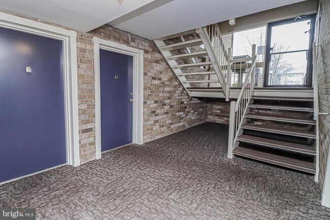 Building Photo - 5478 Cedar Ln