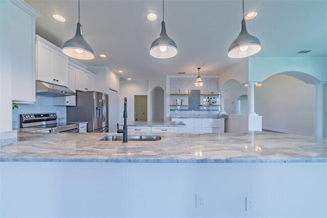 Building Photo - 570 Sanctuary Blvd