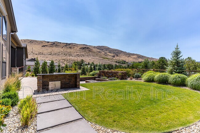 Building Photo - 4001 Whispering Pine Loop