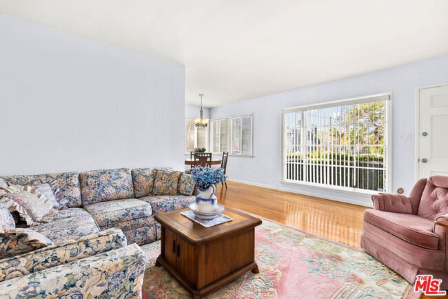 Building Photo - 836 Appelby St