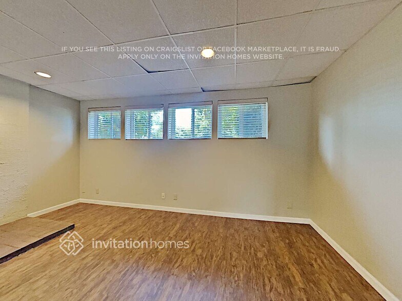 Building Photo - 202 Vashon Ave SE