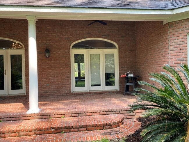 Building Photo - 1499 Shrine Club Rd