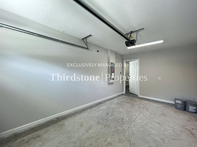 Building Photo - 1309 Pangola Dr