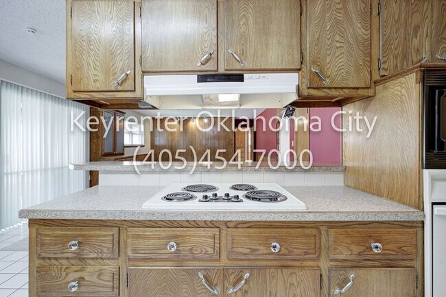 Building Photo - 3632 Sunvalley Dr
