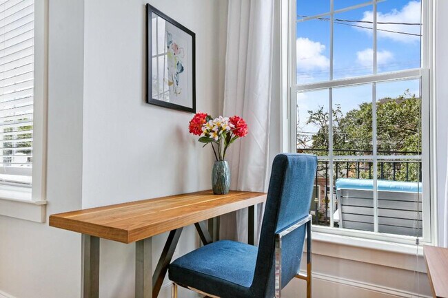 Building Photo - 1212 Carondelet St