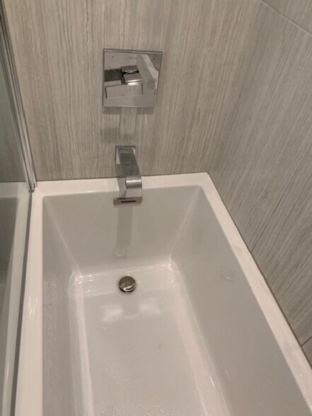 Building Photo - 3544 Caminito El Rincon