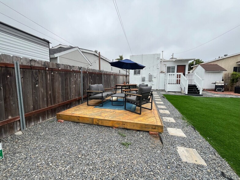 Building Photo - 2950 Franklin Ave