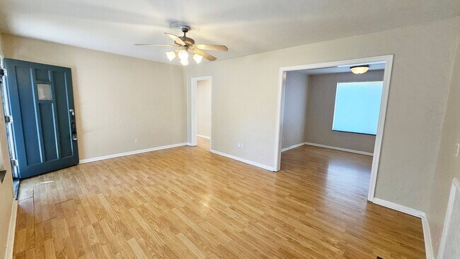 Building Photo - Nichols Hills Adj the Village Two Bed/One ...