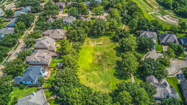 Building Photo - 2919 Silverbit Trail Ln