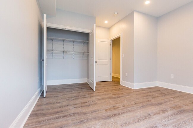 Building Photo - 120 Kenrick St