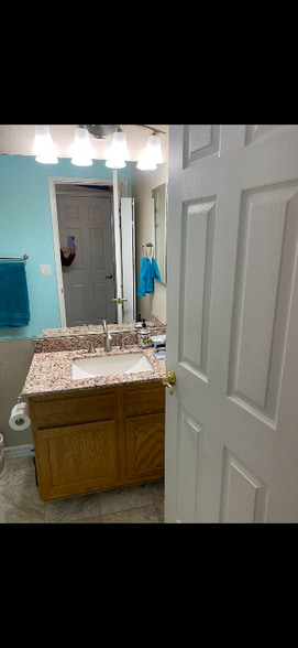 Building Photo - 9100 Loganberry Dr