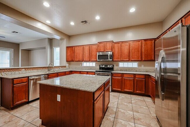 Building Photo - COMING SOON !! Spacious 4 Bed, 2.5 Bath 2 Story Home in Shadow Ridge Community/ Chandler