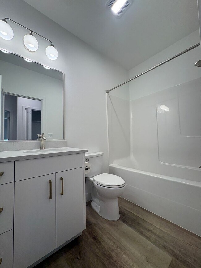 Building Photo - 4605/4607 Twisted Pine Dr