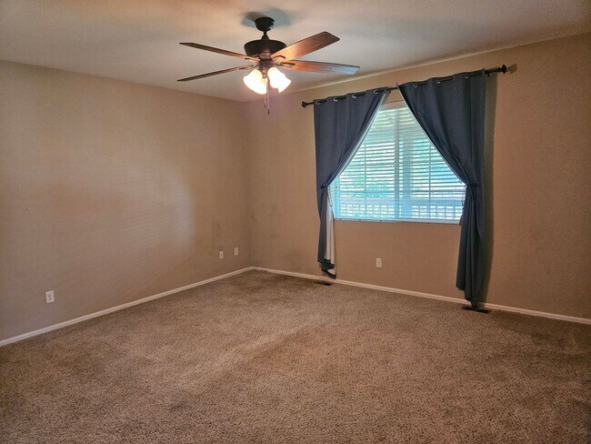 Building Photo - 3 Bed 2 Bath Ranch home Close to Buckley S...