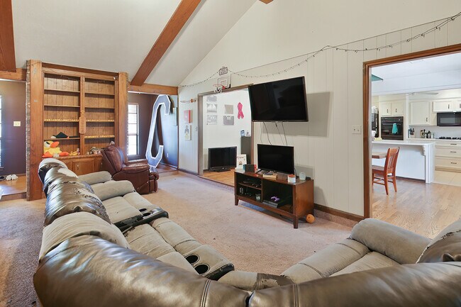 Building Photo - 1406 Angelina Cir