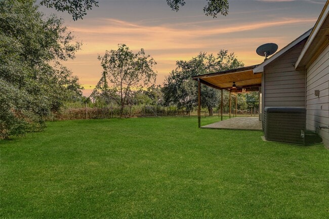 Building Photo - 8411 Syms St