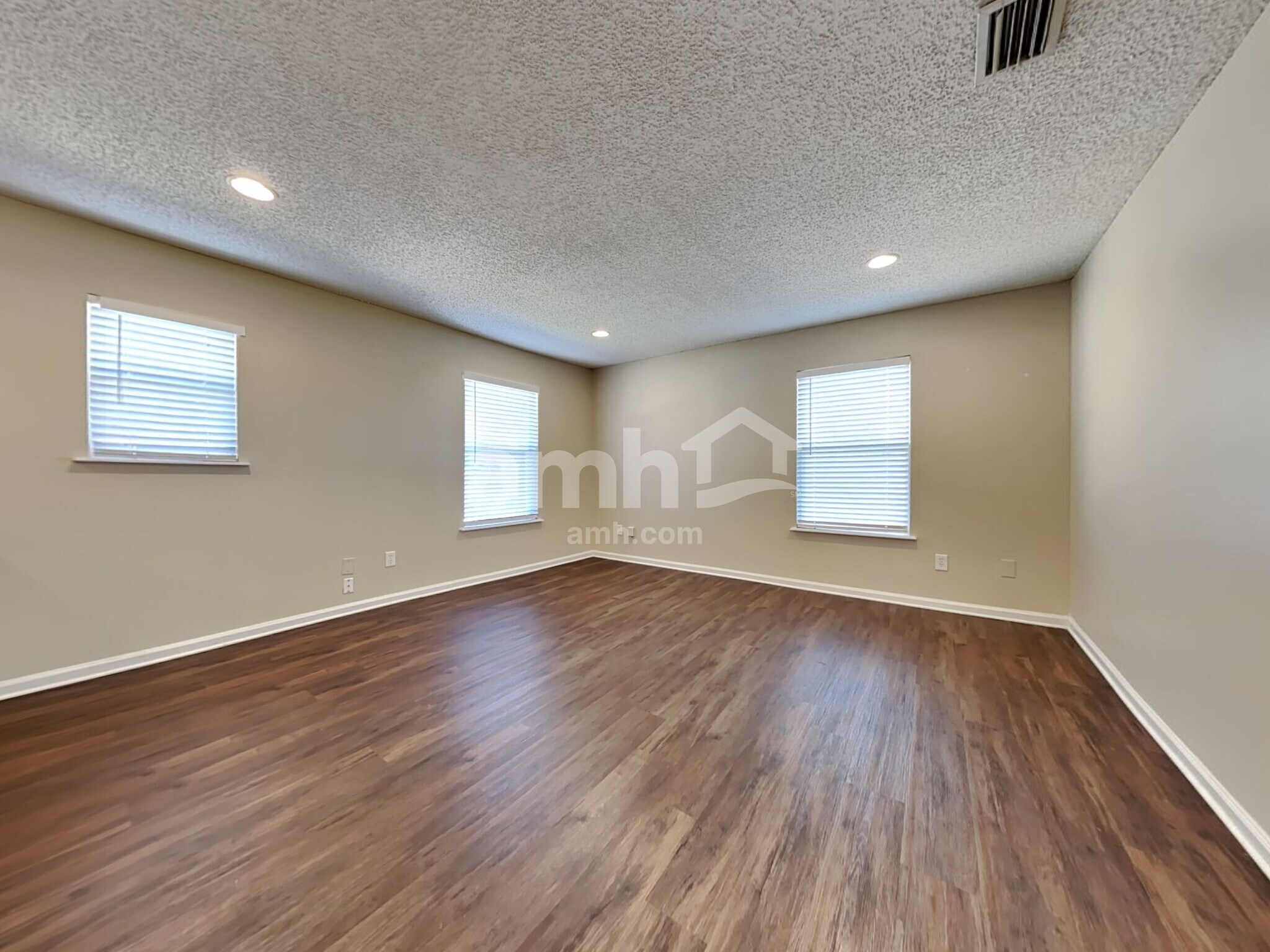 Building Photo - 9734 Hazel Lake Dr