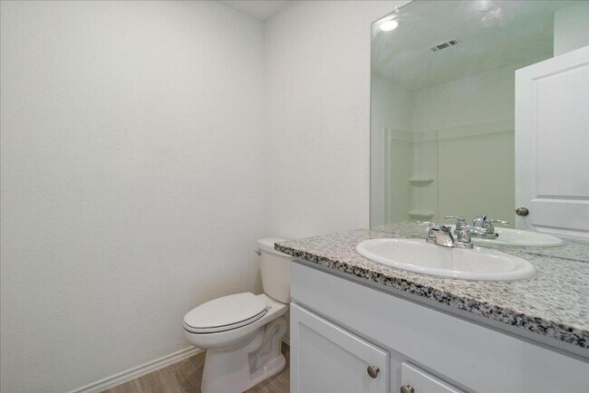 Building Photo - 1359 White Willow Dr