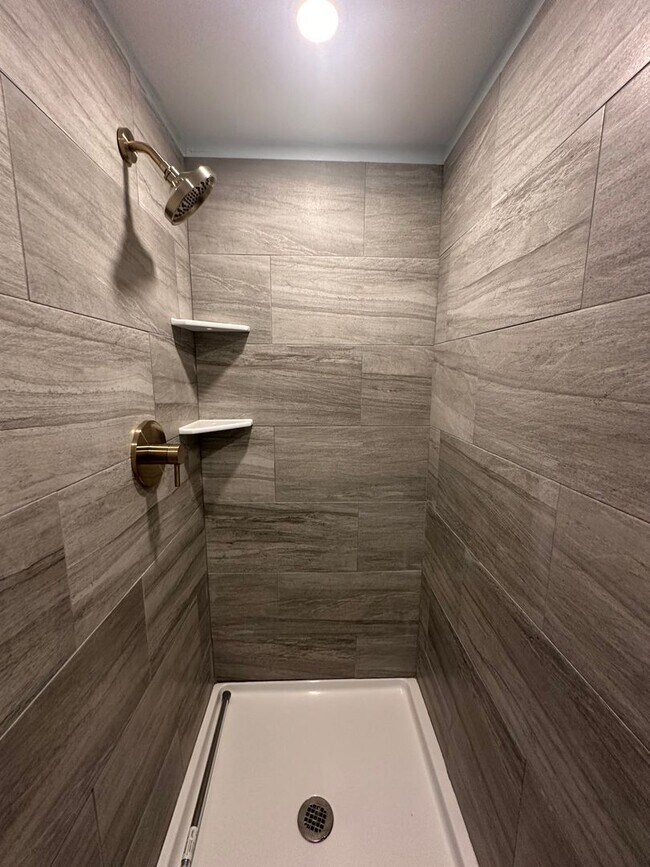 Building Photo - 3 Bed 2 Bath Remodeled Home for Rent!