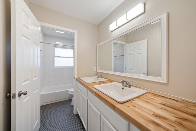 Building Photo - Beautiful Barnes Street Rental Ready early July!