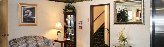 Profile Cover Desktop - Sunset Village Apartments