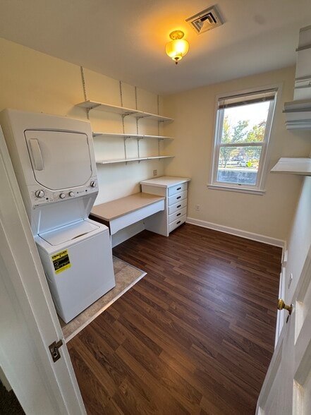 Office Den & Laundry - 203 Lawrence Ave