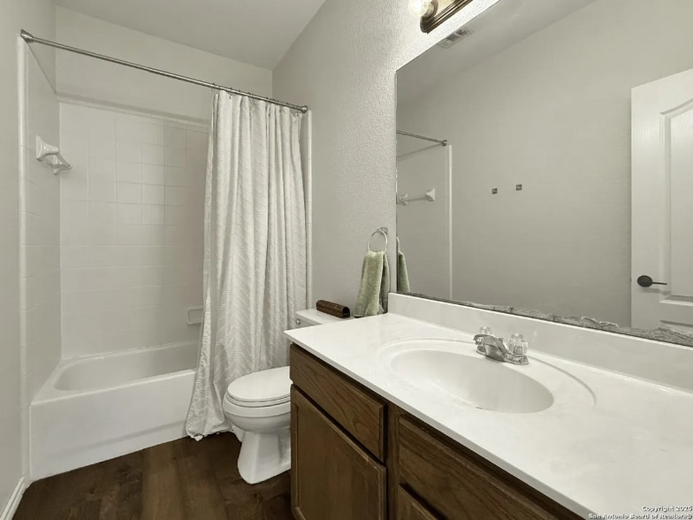 Building Photo - 1210 Cresswell Cove