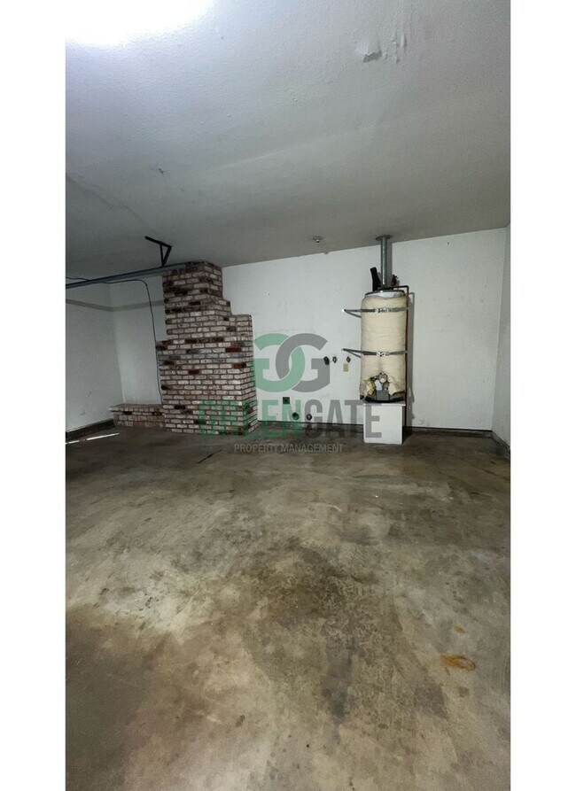 Building Photo - 3401 Winchester Ct