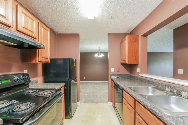 Building Photo - 12201 Fairington Ridge Cir