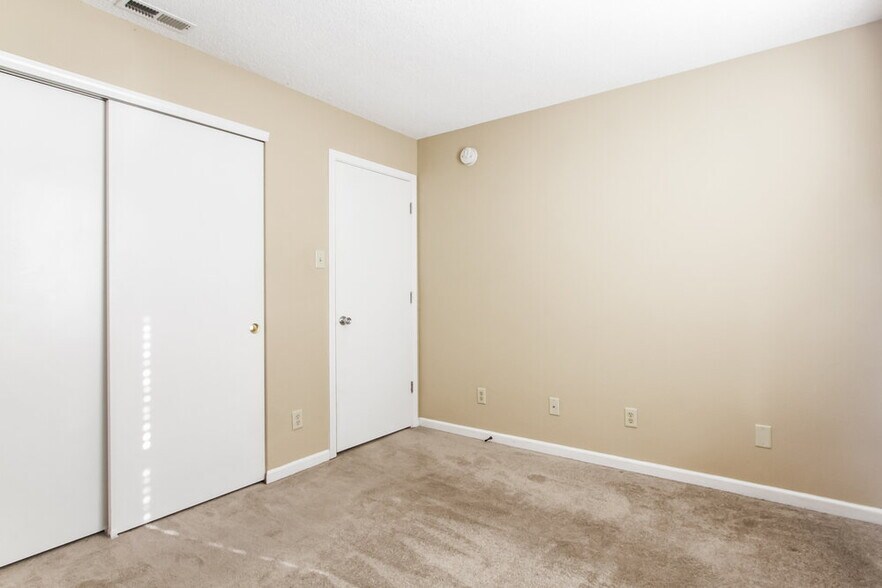 Building Photo - 10548 Glenayr Dr