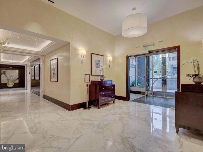 Building Photo - 1111 19th St N