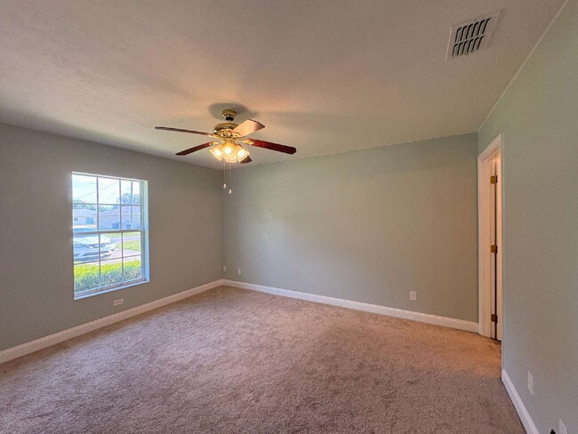 Building Photo - Charming Rental Home in Northwest Ocala – Comfort, Convenience & Value!