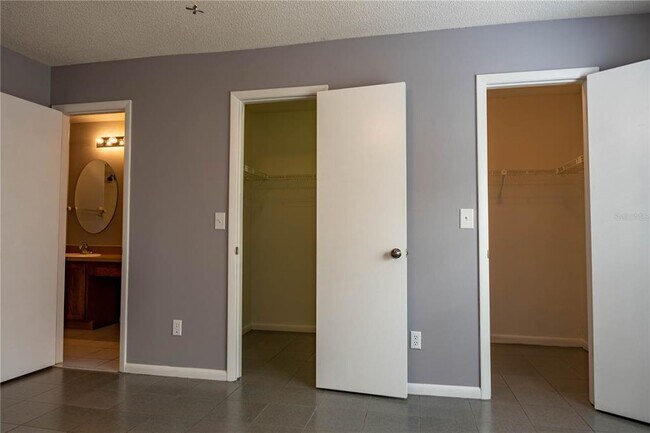 Building Photo - 8273 Cascade Oaks Dr