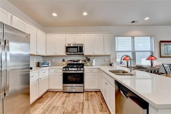 Building Photo - 27 Wesley Way