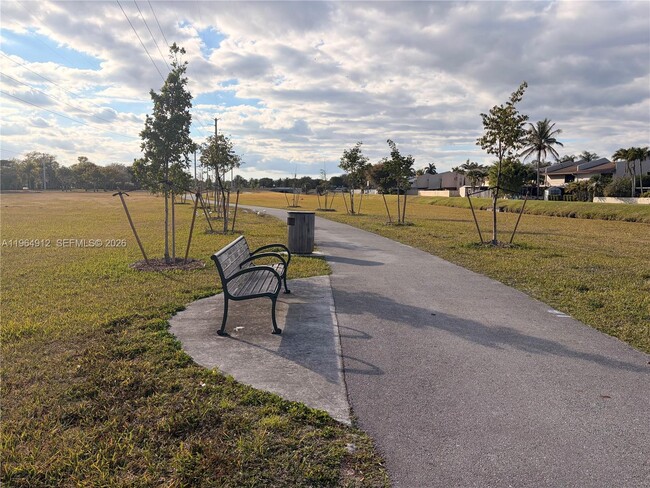 Building Photo - 0 000