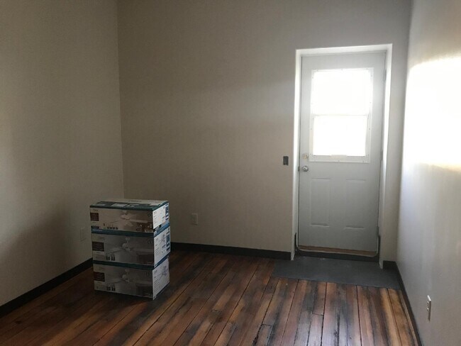 Building Photo - 103 N Downey St