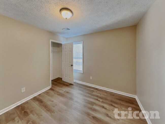 Building Photo - 1029 Chesire Way