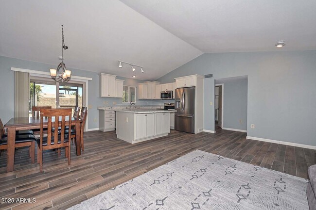 Building Photo - 14227 W Yosemite Dr