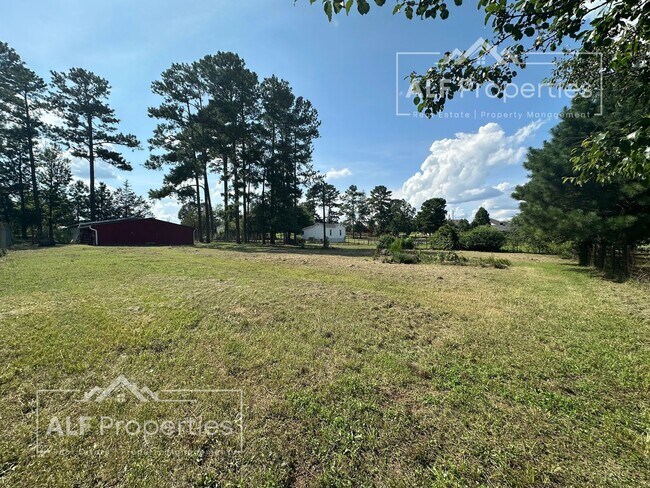 Building Photo - Renovated Farmhouse with Horse Facilities ...