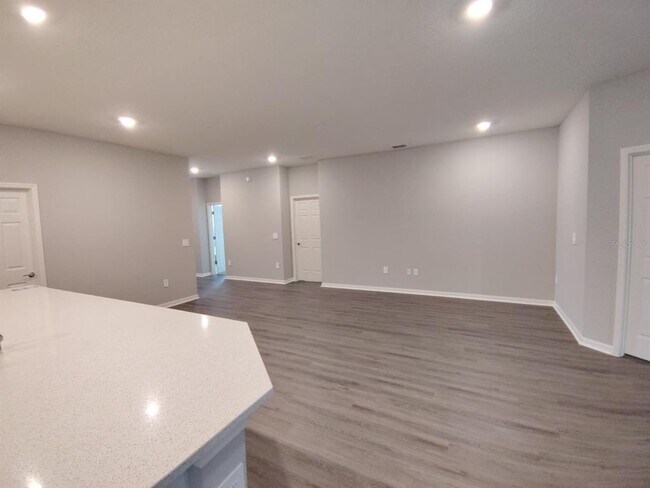 Building Photo - 1497 Fleur Dr