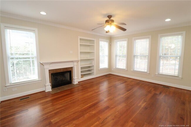 Building Photo - 214 Sylvia Ln