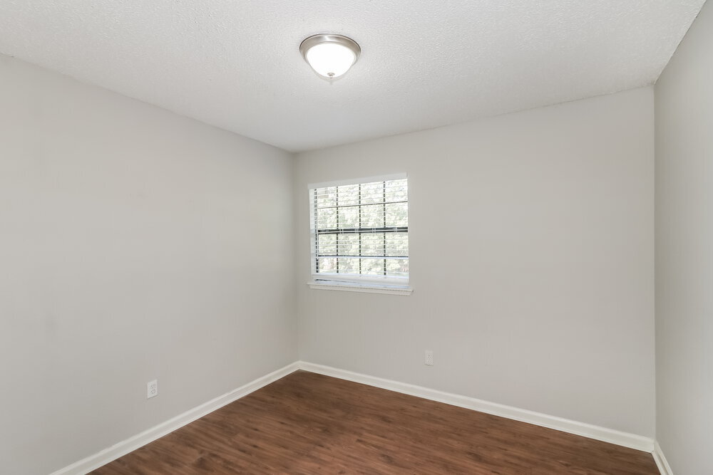 Building Photo - 18711 Droitwich Dr