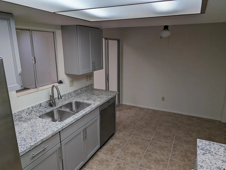 Kitchen (2) - 8351 E Hazeltine Ln